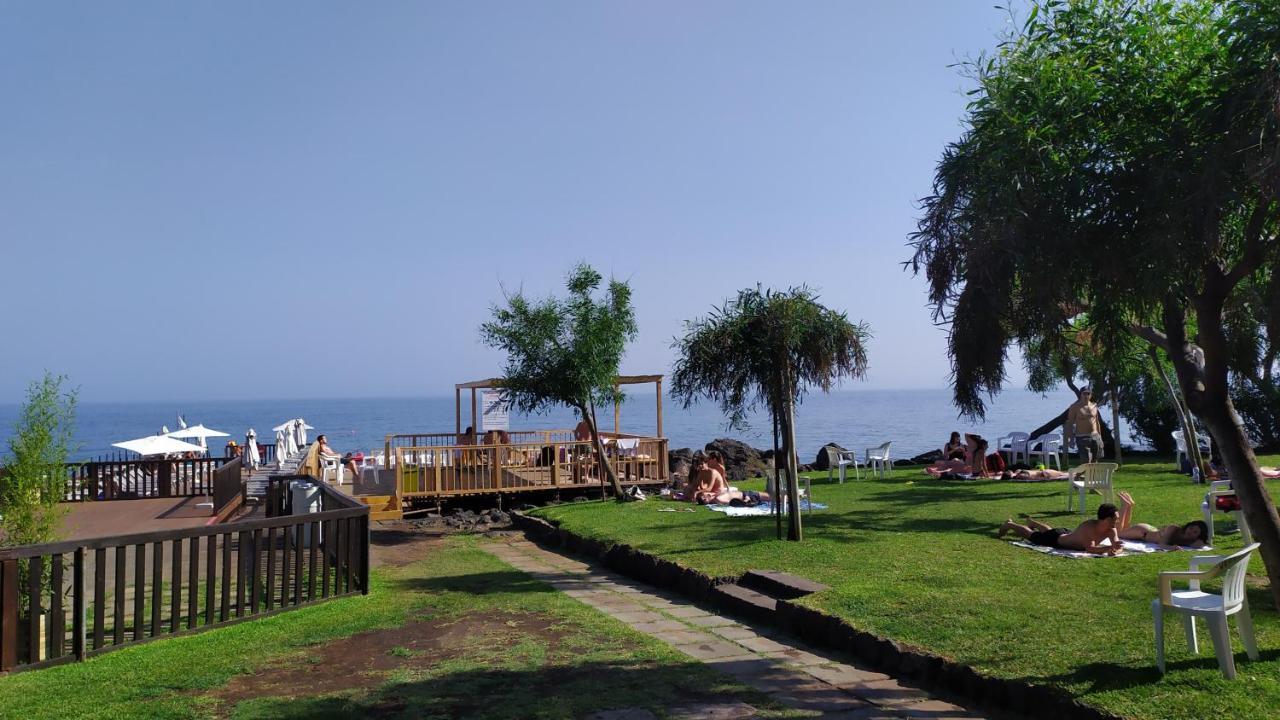 Bed and Breakfast Nero Basalto Azzurro Mare Aci Castello Zewnętrze zdjęcie