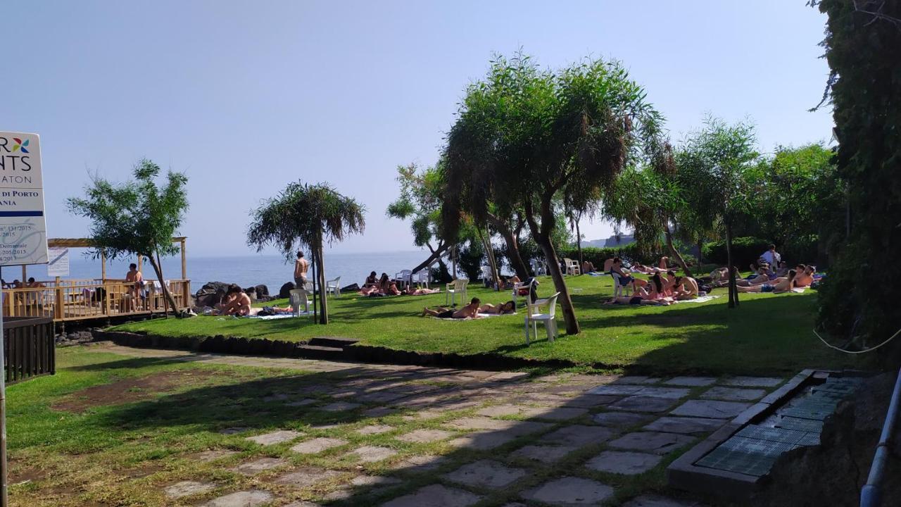 Bed and Breakfast Nero Basalto Azzurro Mare Aci Castello Zewnętrze zdjęcie
