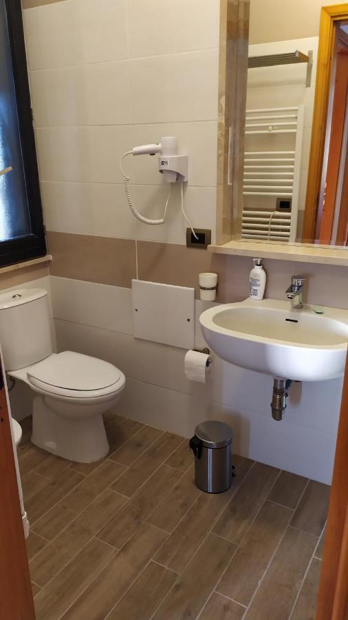 Bed and Breakfast Nero Basalto Azzurro Mare Aci Castello Zewnętrze zdjęcie